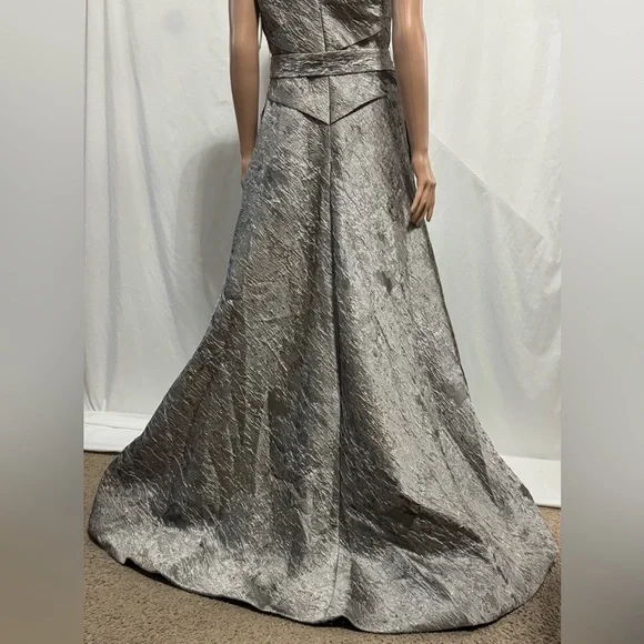 Rene Ruiz Collection Astmmetric Metallic One Shoulder Brocade Gown L17115 Size 6 - Picture 4 of 14